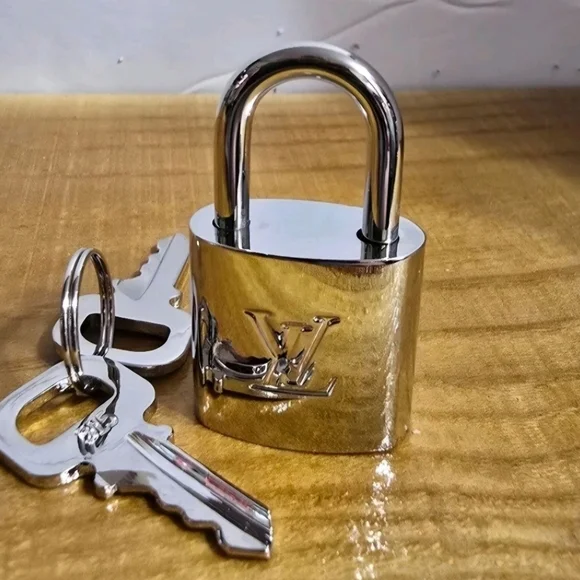 RARE Authentic Louis Vuitton Silver Lock & Key Set #315 (PERSTIN CONDITION ) - Picture 6 of 10